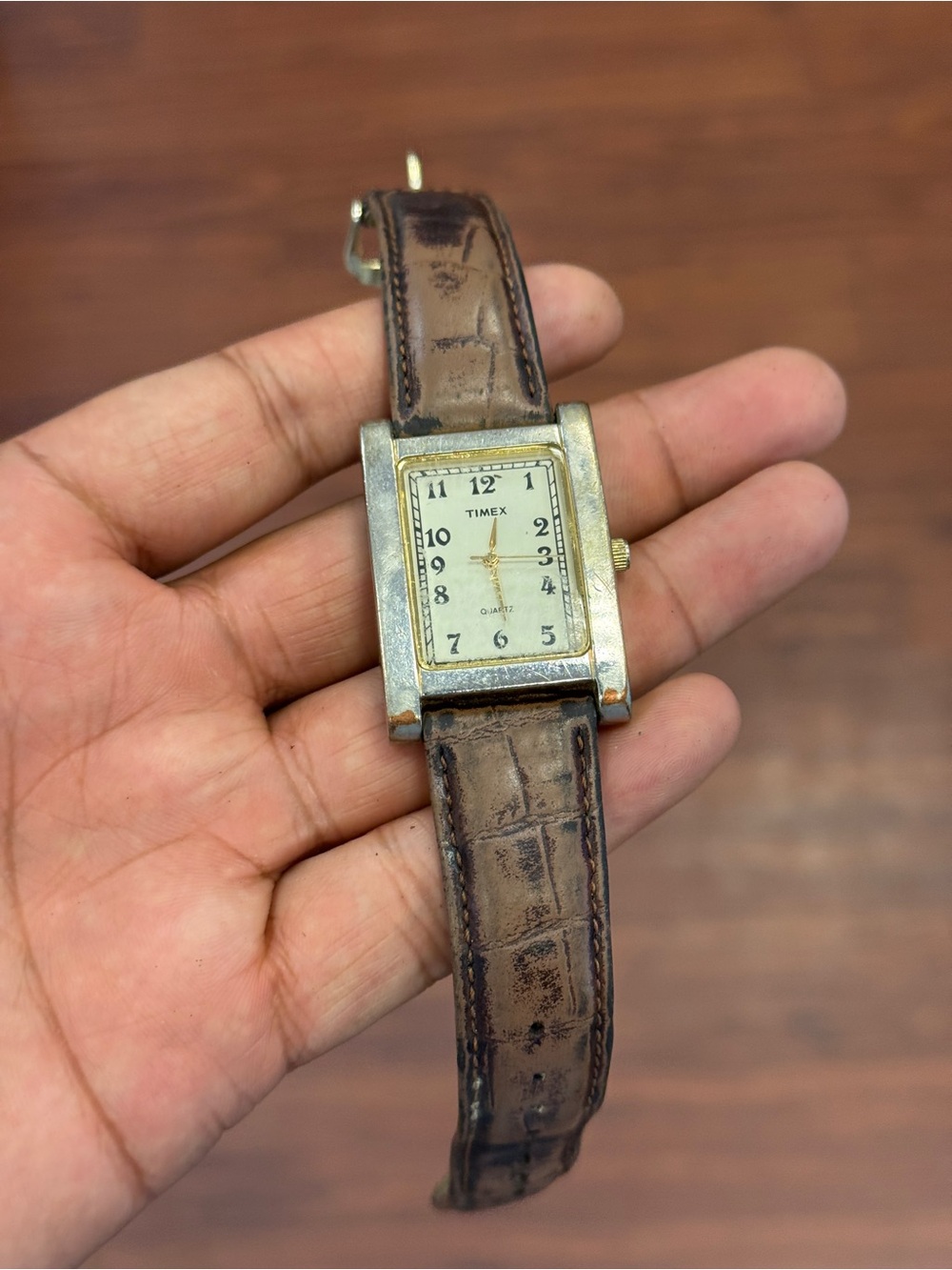 Timex vintage  Brown Leather Strap Rectangle Dress Watch Mens